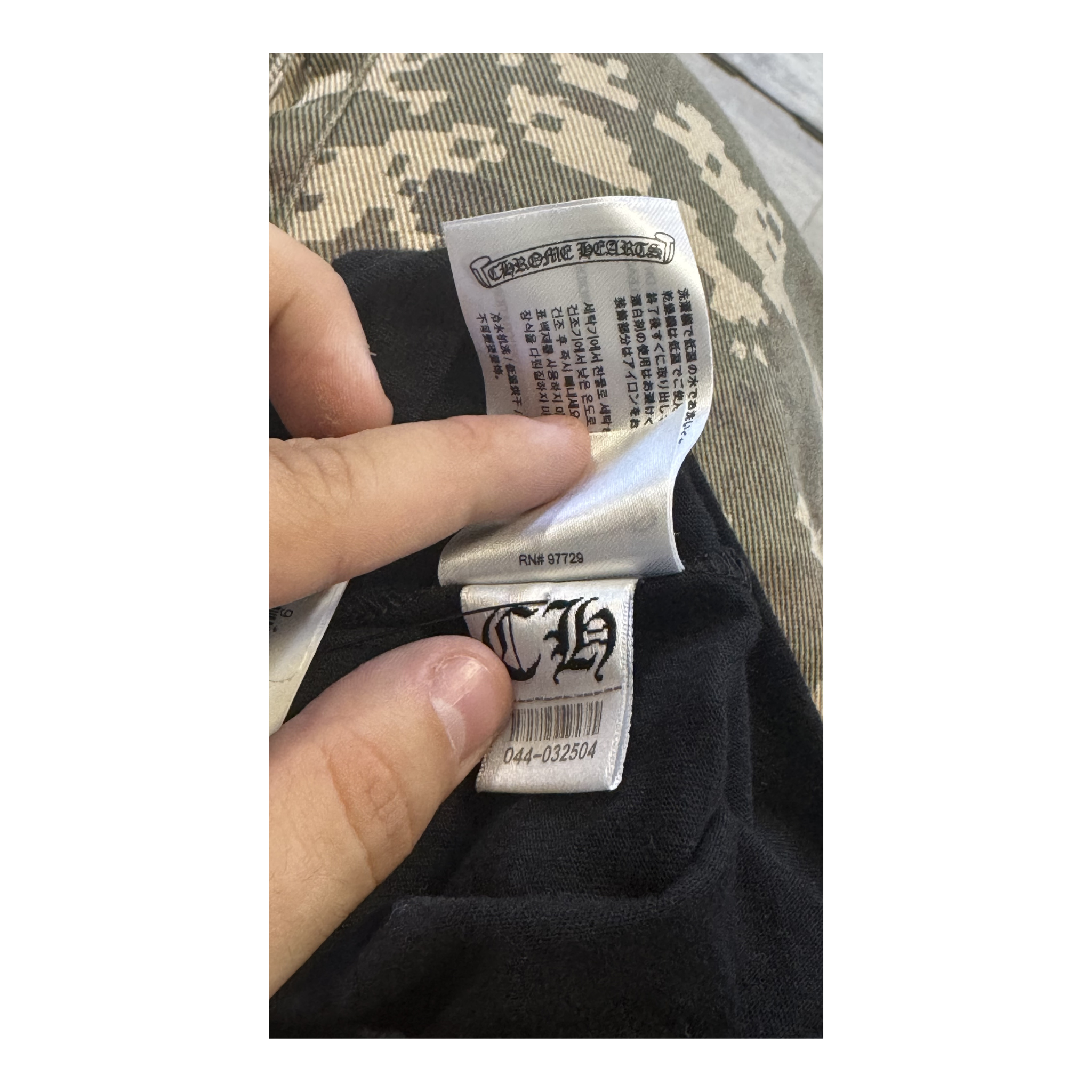 Neck Logo Sleeve